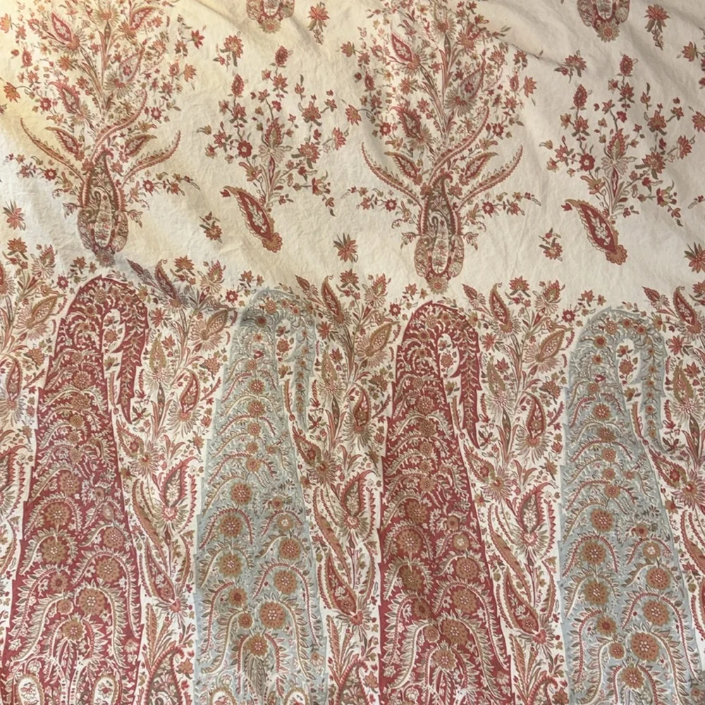 Pottery Barn FULL/QUEEN DUVET PAISLEY RED CREAM AND BLUE 2 Euro Shams